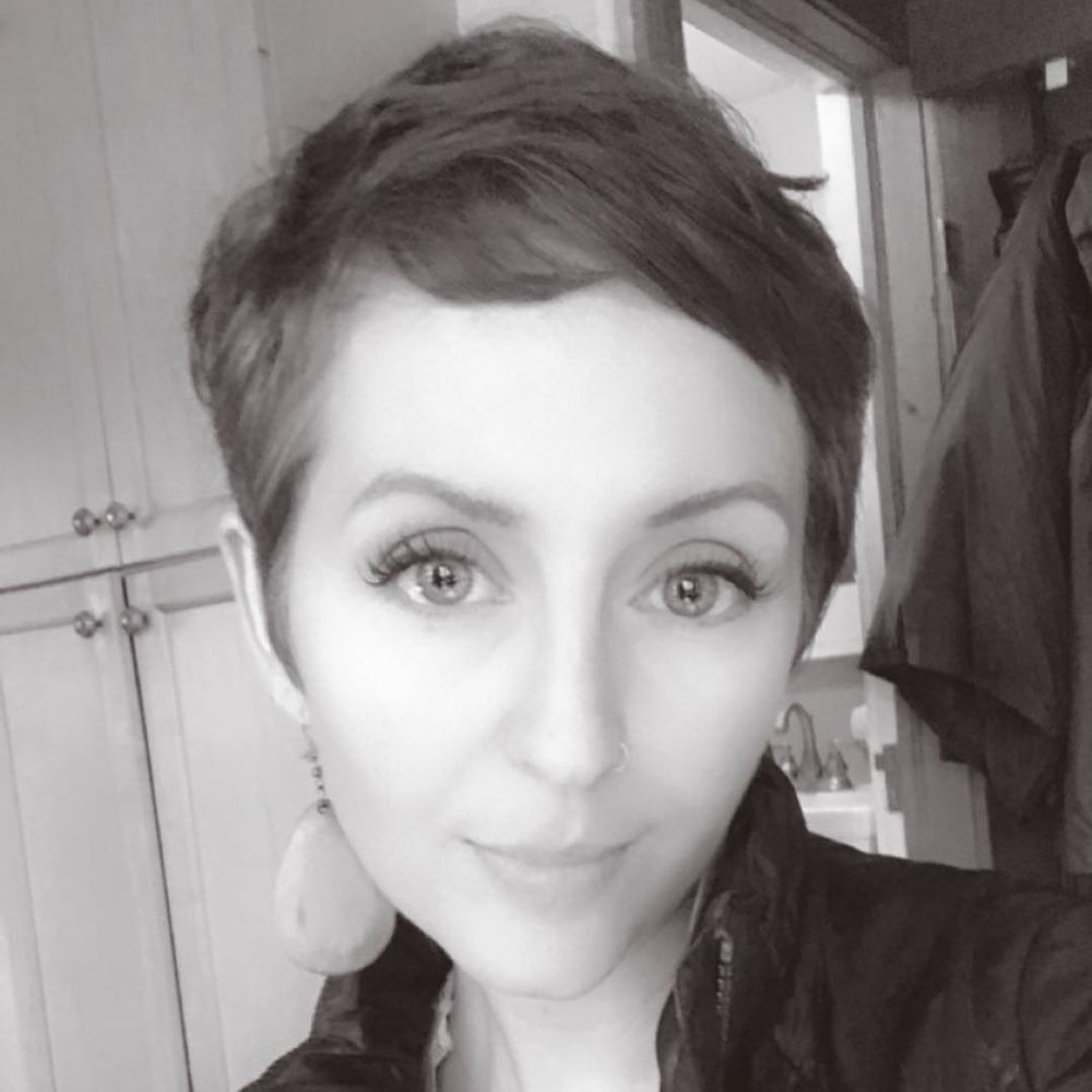 Meet your Posher, Cassandra
